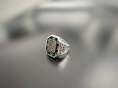 MARCASITE EMERALD STONE SILVER MEN'S RING - 1